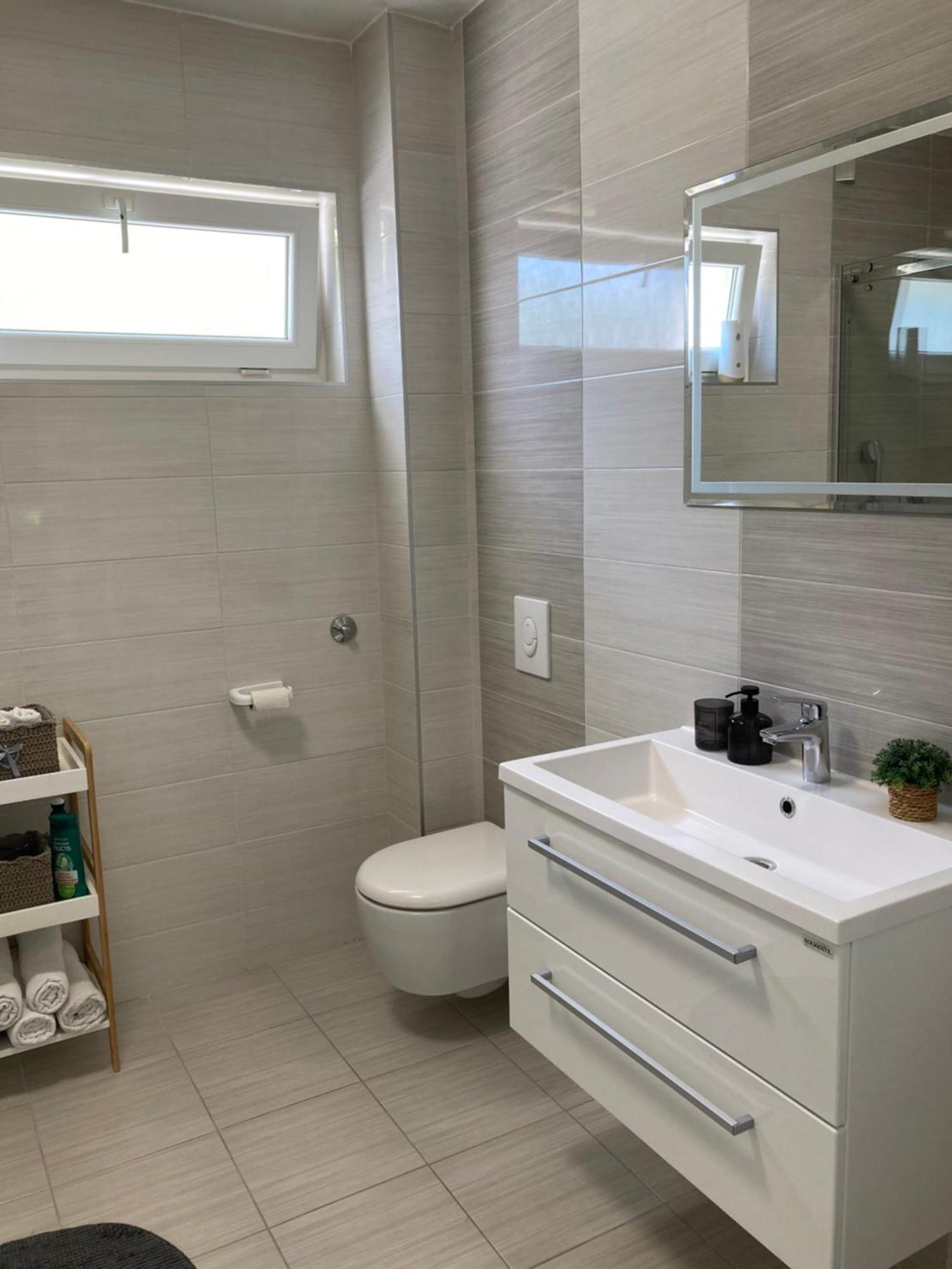 Apartman Sonas With Free Private Parking Karlovac Exterior foto