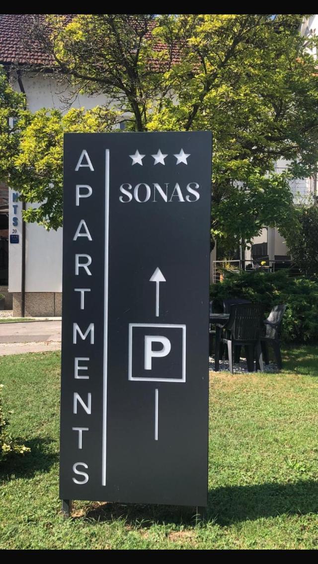 Apartman Sonas With Free Private Parking Karlovac Exterior foto